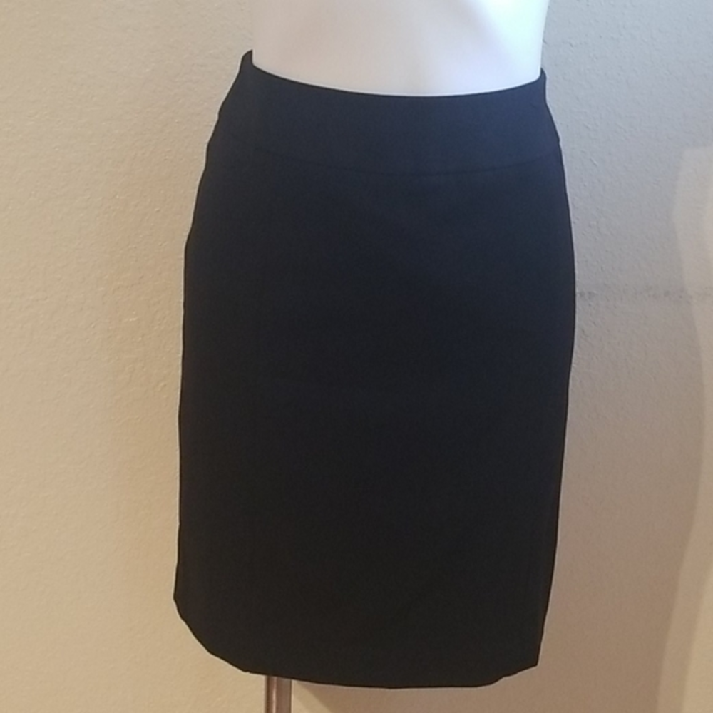 Ann Taylor NWT little black skirt 10p